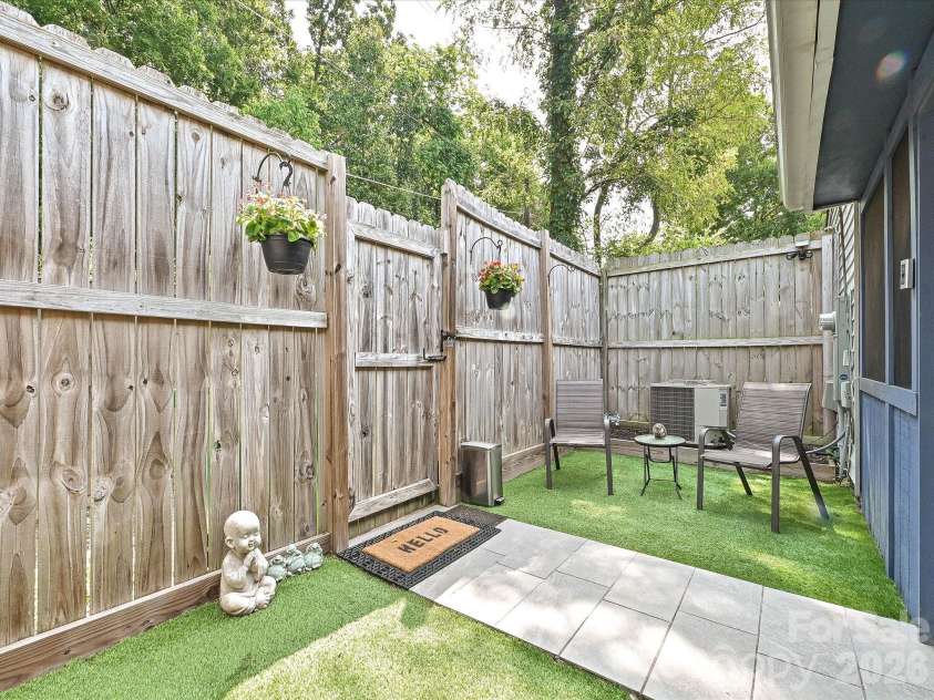 8069 Regent Park Lane, Charlotte, NC 28210.  MLS# CAR4415481, YatesRealty ID 45964. 