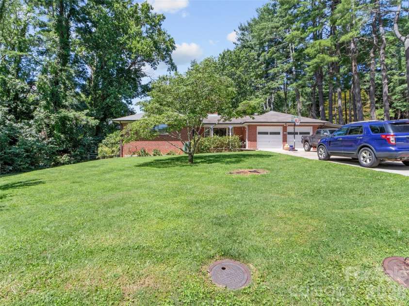 38 Crowell Road, Asheville, NC 28806.  MLS# CAR4415975, YatesRealty ID 45965. 