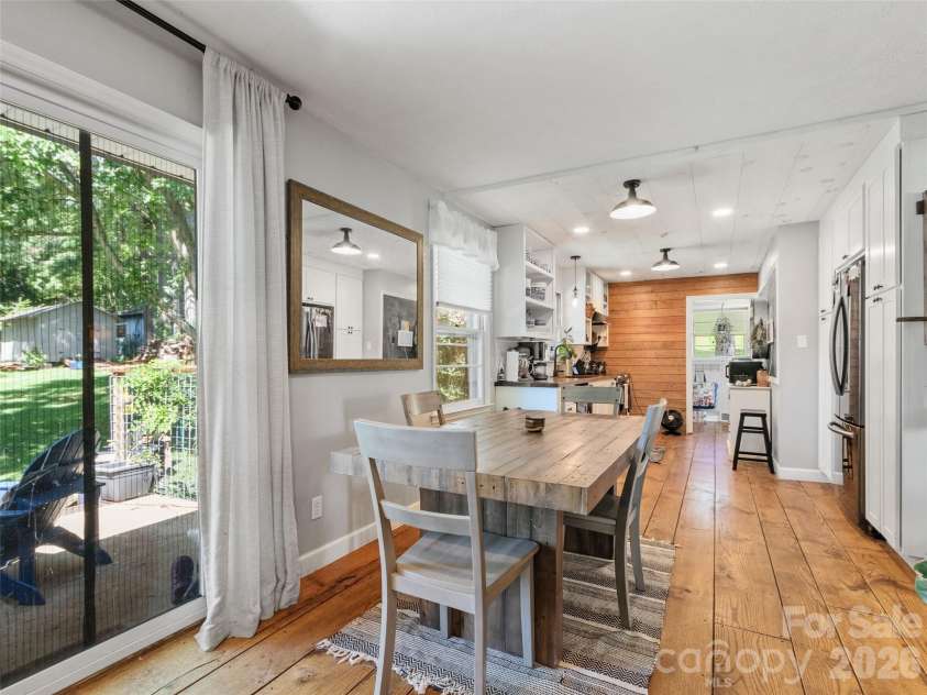 38 Crowell Road, Asheville, NC 28806.  MLS# CAR4415975, YatesRealty ID 45965. 