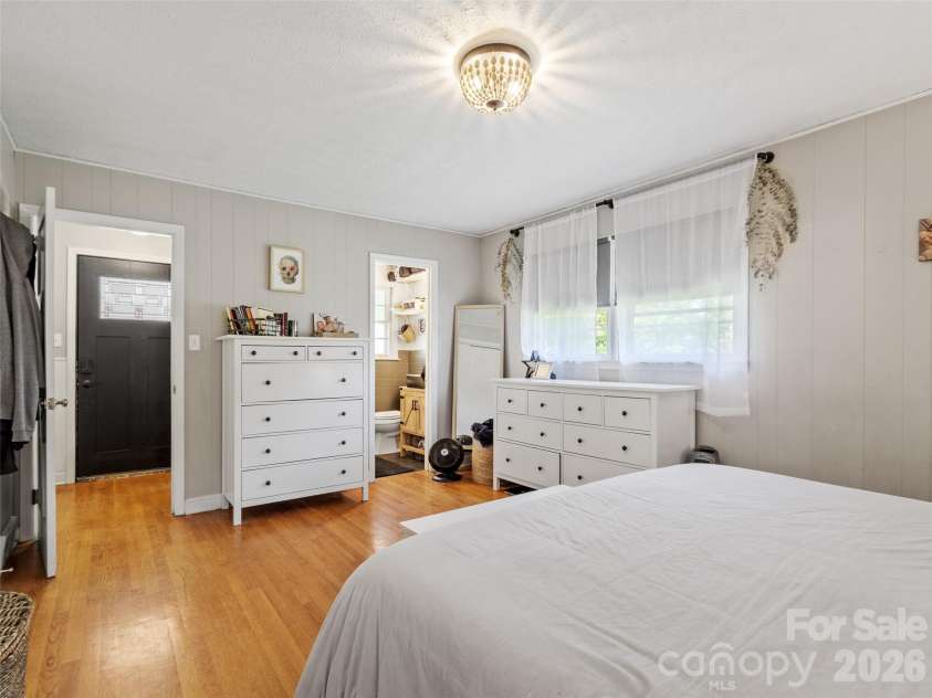38 Crowell Road, Asheville, NC 28806.  MLS# CAR4415975, YatesRealty ID 45965. 