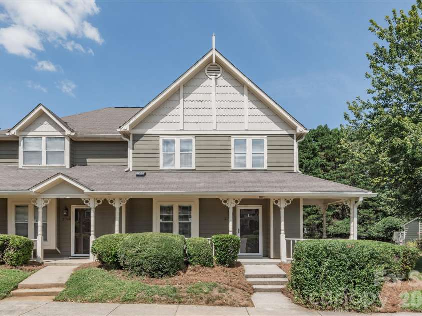 2744 Von Thuringer Court, Charlotte, NC 28210.  MLS# CAR4416507, YatesRealty ID 45966. 