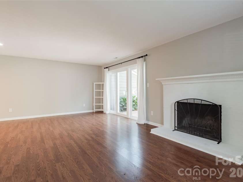 2744 Von Thuringer Court, Charlotte, NC 28210.  MLS# CAR4416507, YatesRealty ID 45966. 