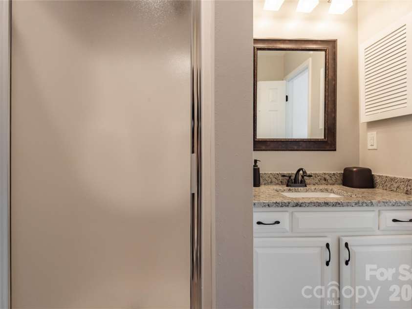 2744 Von Thuringer Court, Charlotte, NC 28210.  MLS# CAR4416507, YatesRealty ID 45966. 