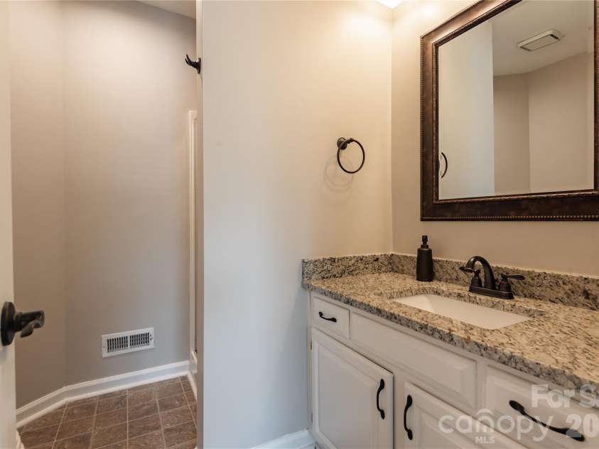 2744 Von Thuringer Court, Charlotte, NC 28210.  MLS# CAR4416507, YatesRealty ID 45966. 