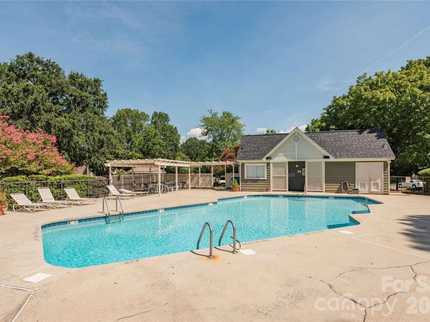 2744 Von Thuringer Court, Charlotte, NC 28210.  MLS# CAR4416507, YatesRealty ID 45966. 
