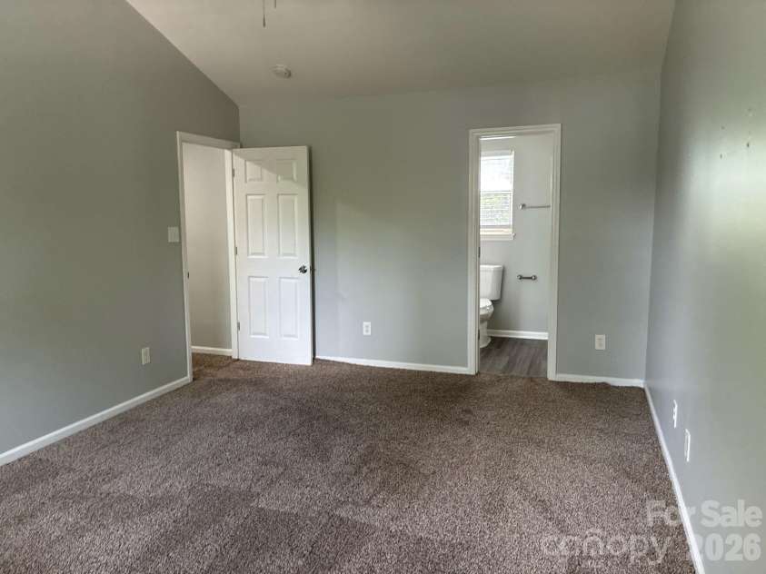 9500 Pondside Lane, Charlotte, NC 28213.  MLS# CAR4415290, YatesRealty ID 45967. 
