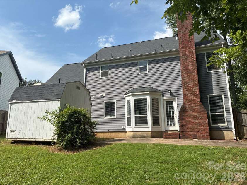 9500 Pondside Lane, Charlotte, NC 28213.  MLS# CAR4415290, YatesRealty ID 45967. 