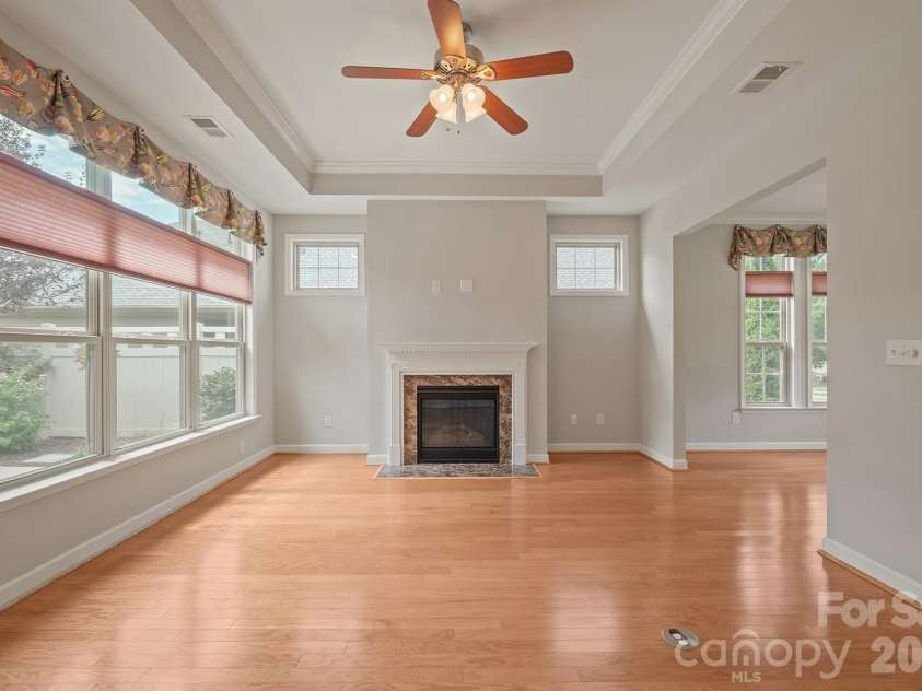 5028 Polo Gate Boulevard, Charlotte, NC 28216.  MLS# CAR4416694, YatesRealty ID 45968. 