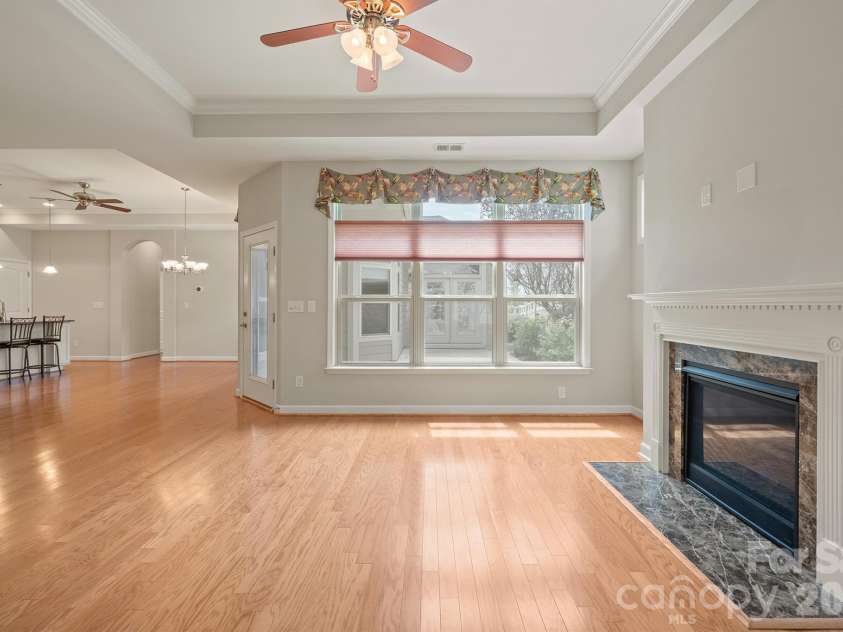 5028 Polo Gate Boulevard, Charlotte, NC 28216.  MLS# CAR4416694, YatesRealty ID 45968. 