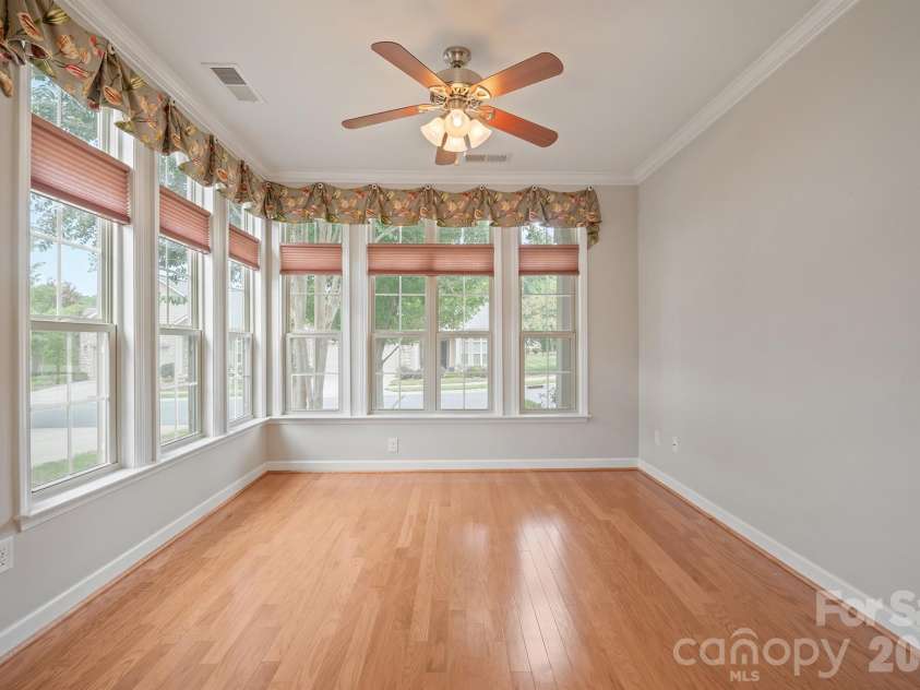 5028 Polo Gate Boulevard, Charlotte, NC 28216.  MLS# CAR4416694, YatesRealty ID 45968. 