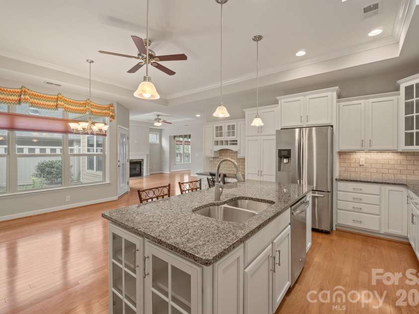 5028 Polo Gate Boulevard, Charlotte, NC 28216.  MLS# CAR4416694, YatesRealty ID 45968. 
