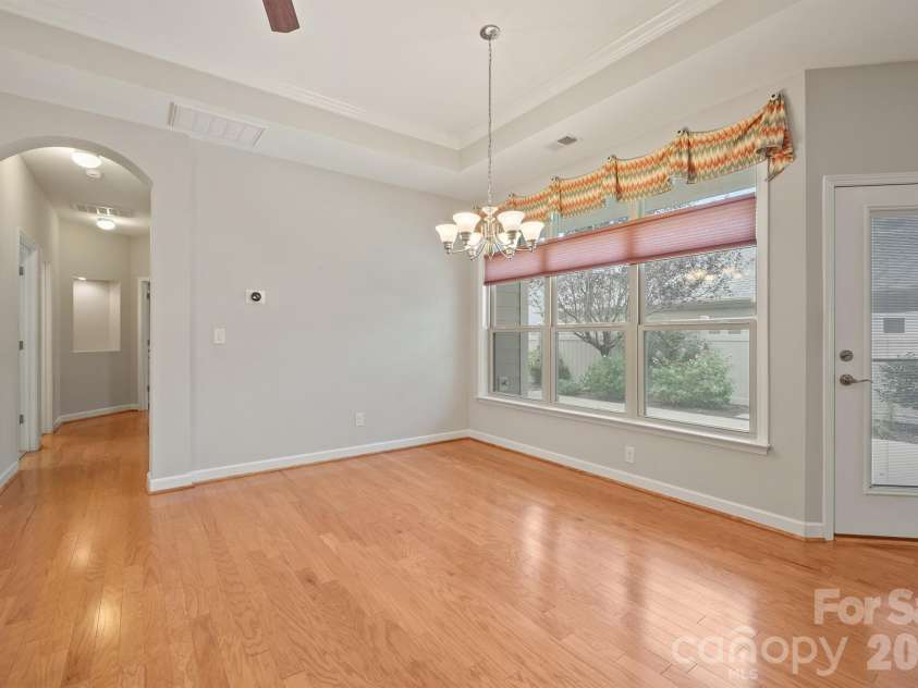 5028 Polo Gate Boulevard, Charlotte, NC 28216.  MLS# CAR4416694, YatesRealty ID 45968. 