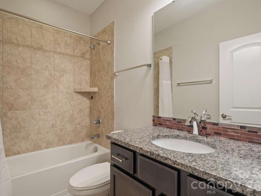5028 Polo Gate Boulevard, Charlotte, NC 28216.  MLS# CAR4416694, YatesRealty ID 45968. 