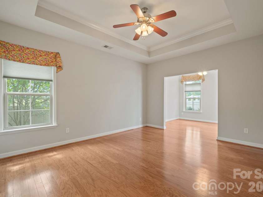 5028 Polo Gate Boulevard, Charlotte, NC 28216.  MLS# CAR4416694, YatesRealty ID 45968. 
