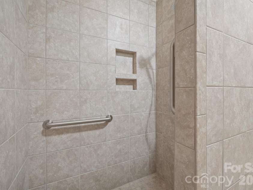 5028 Polo Gate Boulevard, Charlotte, NC 28216.  MLS# CAR4416694, YatesRealty ID 45968. 