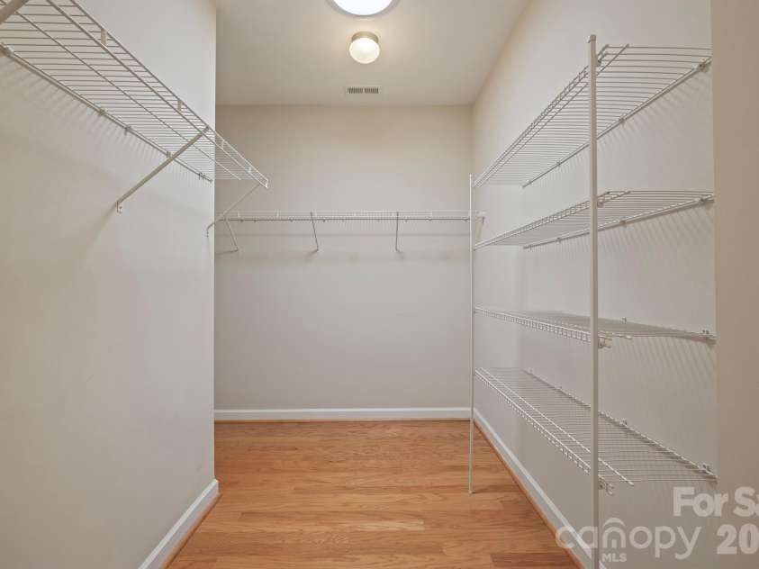 5028 Polo Gate Boulevard, Charlotte, NC 28216.  MLS# CAR4416694, YatesRealty ID 45968. 