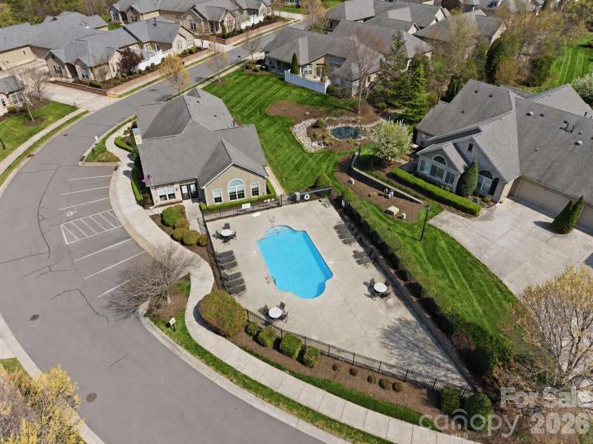 5028 Polo Gate Boulevard, Charlotte, NC 28216.  MLS# CAR4416694, YatesRealty ID 45968. 