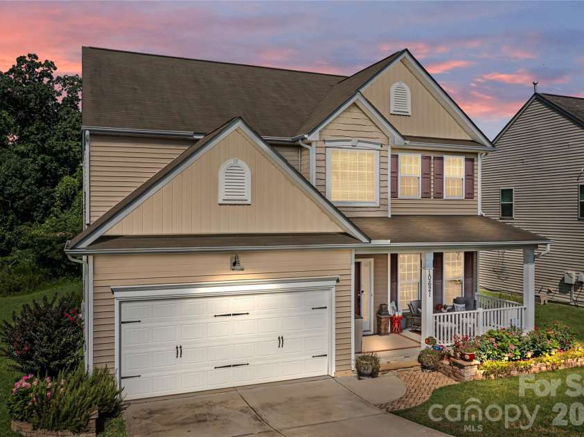 10621 Shanon Darby Lane, Charlotte, NC 28214.  MLS# CAR4346409, YatesRealty ID 4597. 