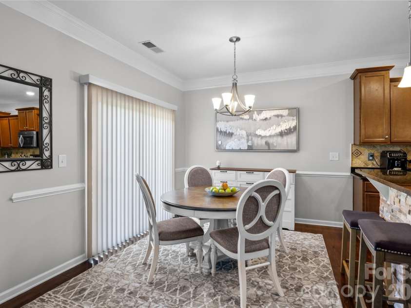 10621 Shanon Darby Lane, Charlotte, NC 28214.  MLS# CAR4346409, YatesRealty ID 4597. 