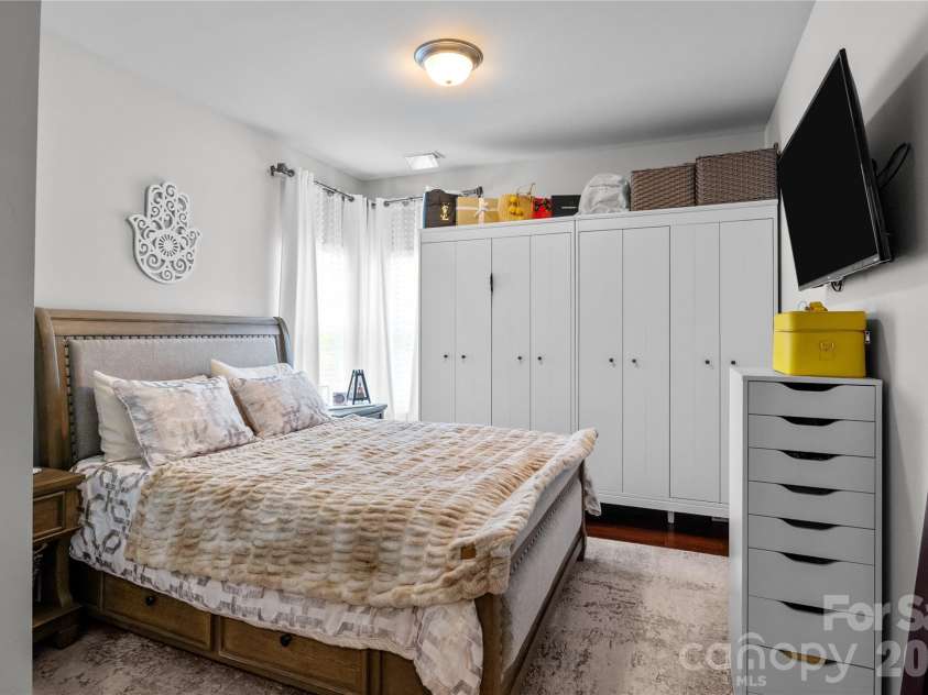 10621 Shanon Darby Lane, Charlotte, NC 28214.  MLS# CAR4346409, YatesRealty ID 4597. 