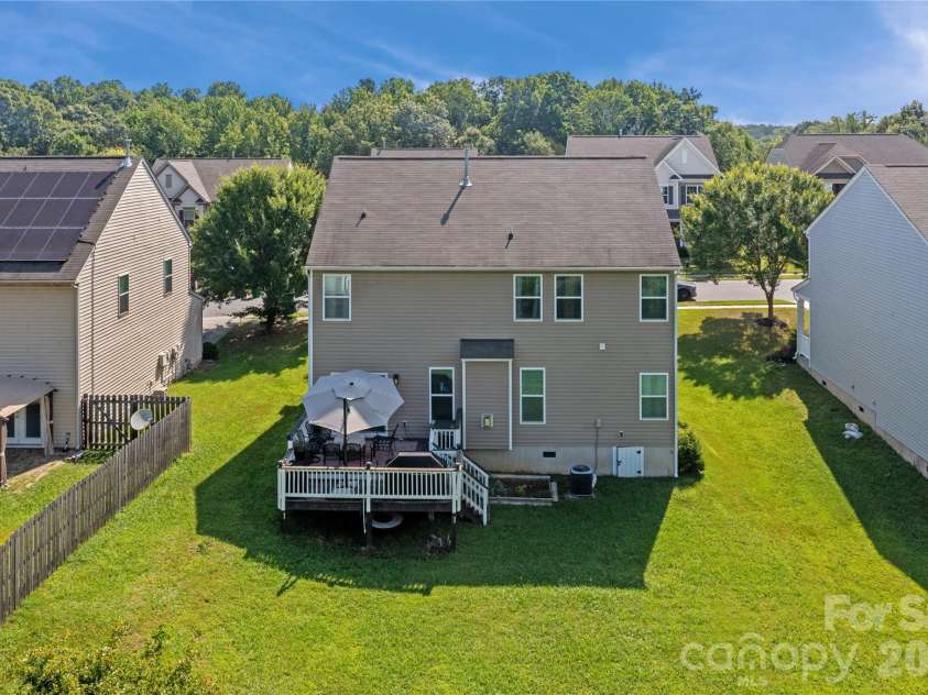 10621 Shanon Darby Lane, Charlotte, NC 28214.  MLS# CAR4346409, YatesRealty ID 4597. 