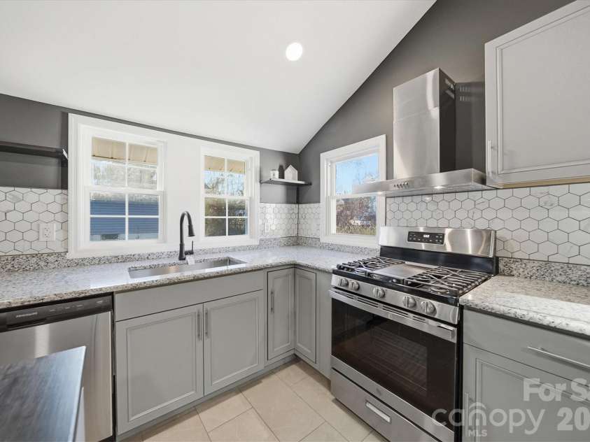 330 Harrington Street, Lenoir, NC 28645.  MLS# CAR4346766, YatesRealty ID 4597. 
