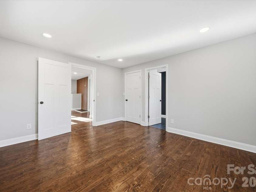 330 Harrington Street, Lenoir, NC 28645.  MLS# CAR4346766, YatesRealty ID 4597. 