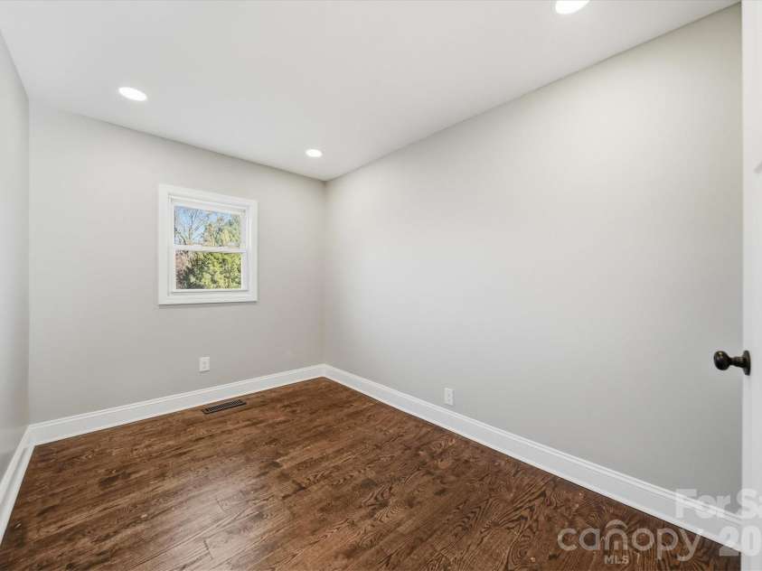 330 Harrington Street, Lenoir, NC 28645.  MLS# CAR4346766, YatesRealty ID 4597. 