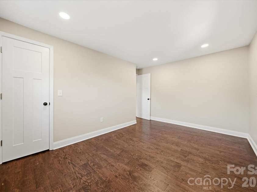 330 Harrington Street, Lenoir, NC 28645.  MLS# CAR4346766, YatesRealty ID 4597. 