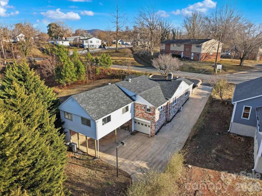 330 Harrington Street, Lenoir, NC 28645.  MLS# CAR4346766, YatesRealty ID 4597. 
