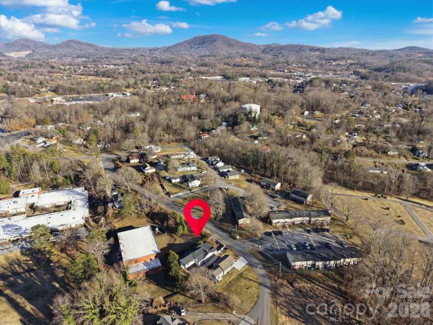 330 Harrington Street, Lenoir, NC 28645.  MLS# CAR4346766, YatesRealty ID 4597. 