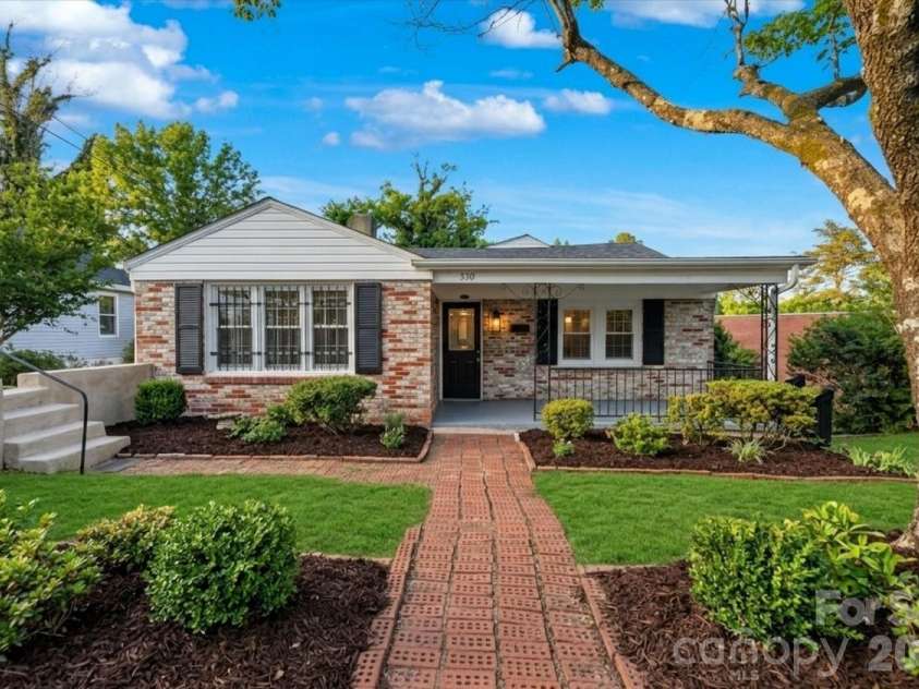 330 Harrington Street, Lenoir, NC 28645.  MLS# CAR4346766, YatesRealty ID 4597. 