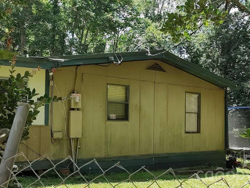 440 Hidden View Road, Hendersonville, NC 28792.  MLS# CAR4406707, YatesRealty ID 45972. 