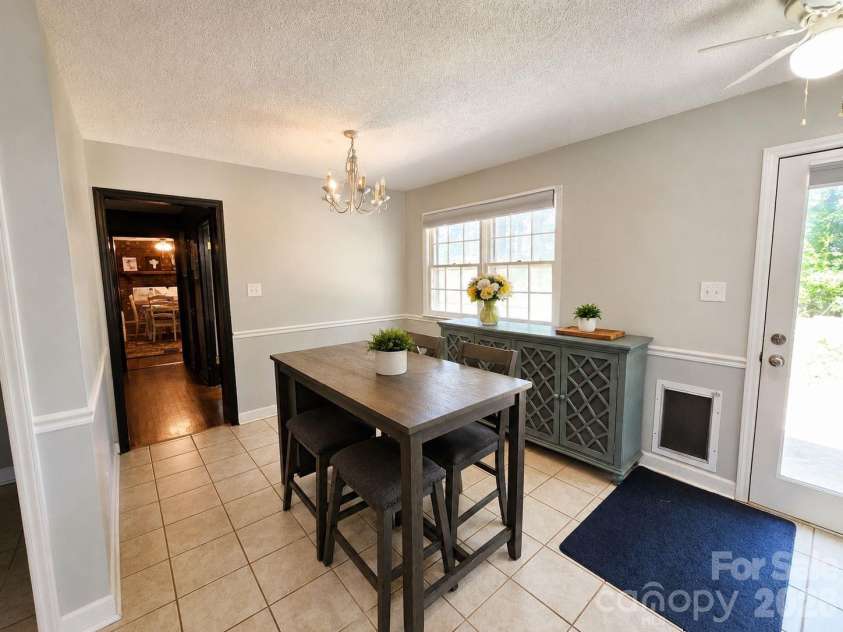 6127 Winview Heights Street, Clemmons, NC 27012.  MLS# CAR4416302, YatesRealty ID 45973. 