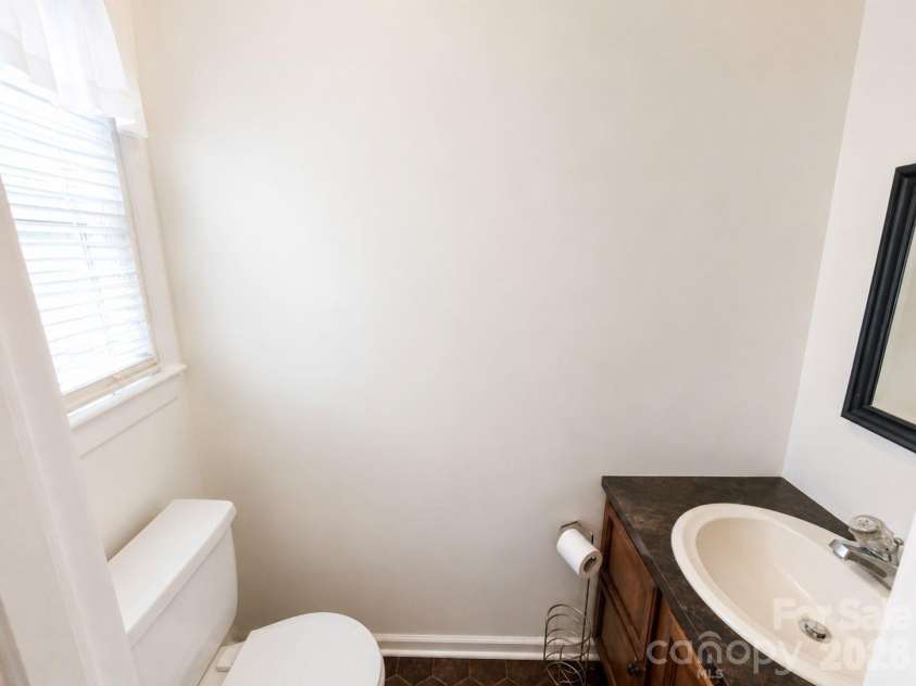 6127 Winview Heights Street, Clemmons, NC 27012.  MLS# CAR4416302, YatesRealty ID 45973. 
