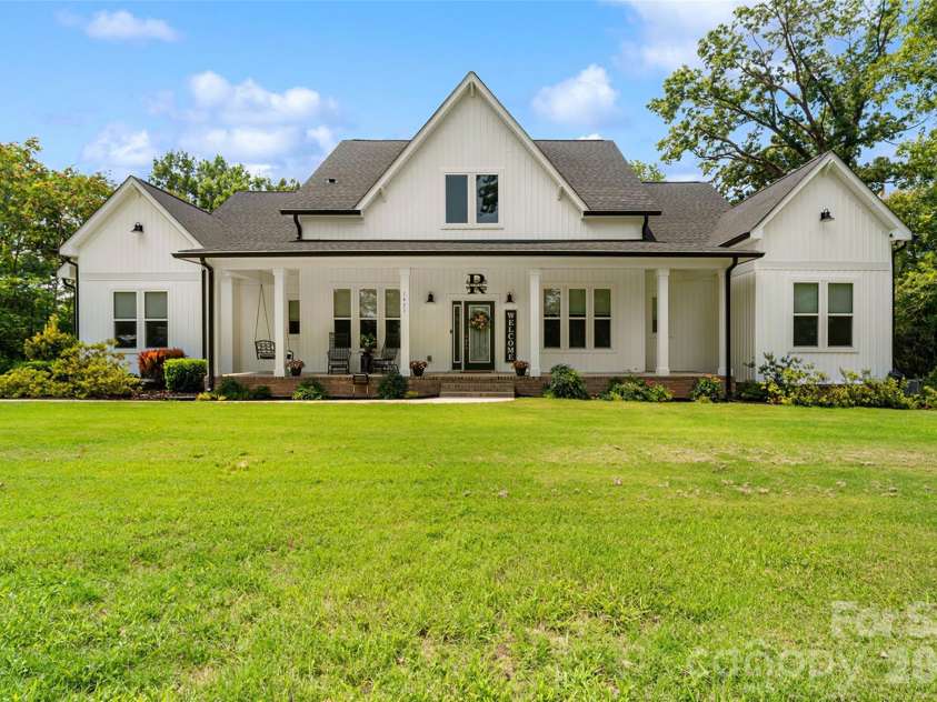 1421 Hamilton Crossroads Road, Marshville, NC 28103.  MLS# CAR4409777, YatesRealty ID 45975. 