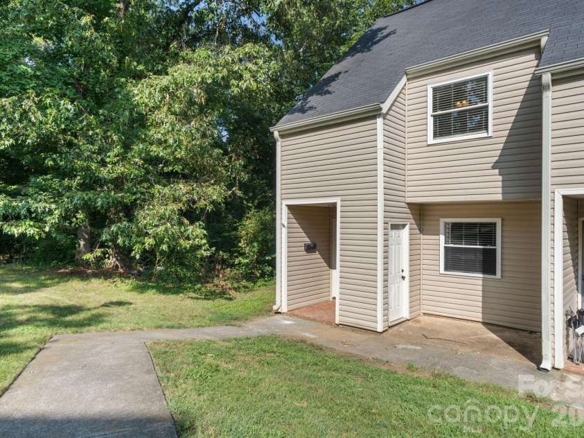 9149 Spyglass Place, Charlotte, NC 28214.  MLS# CAR4416583, YatesRealty ID 45976. 