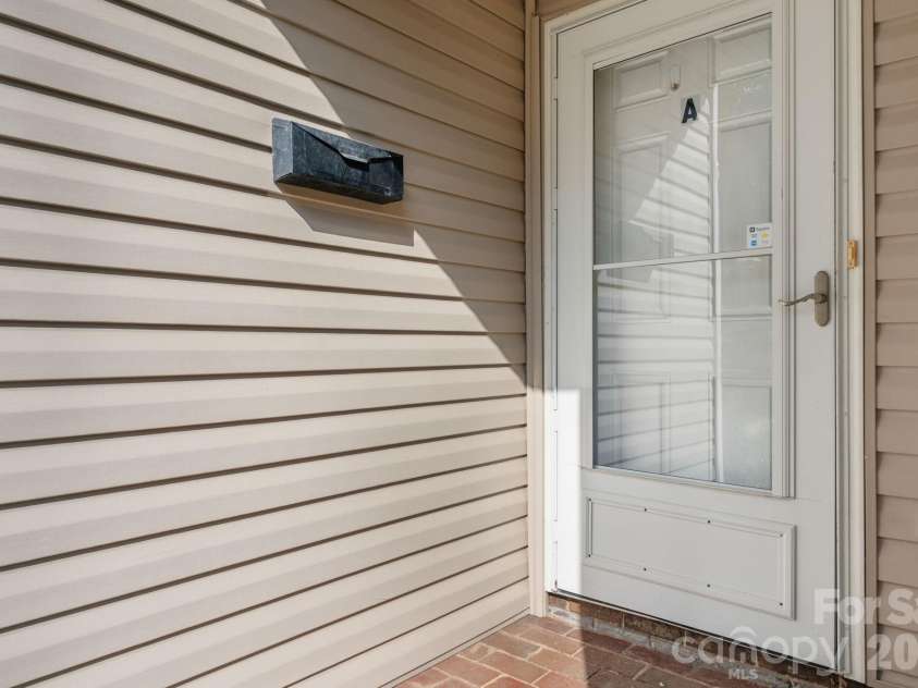 9149 Spyglass Place, Charlotte, NC 28214.  MLS# CAR4416583, YatesRealty ID 45976. 