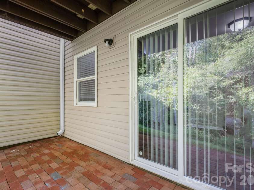 9149 Spyglass Place, Charlotte, NC 28214.  MLS# CAR4416583, YatesRealty ID 45976. 