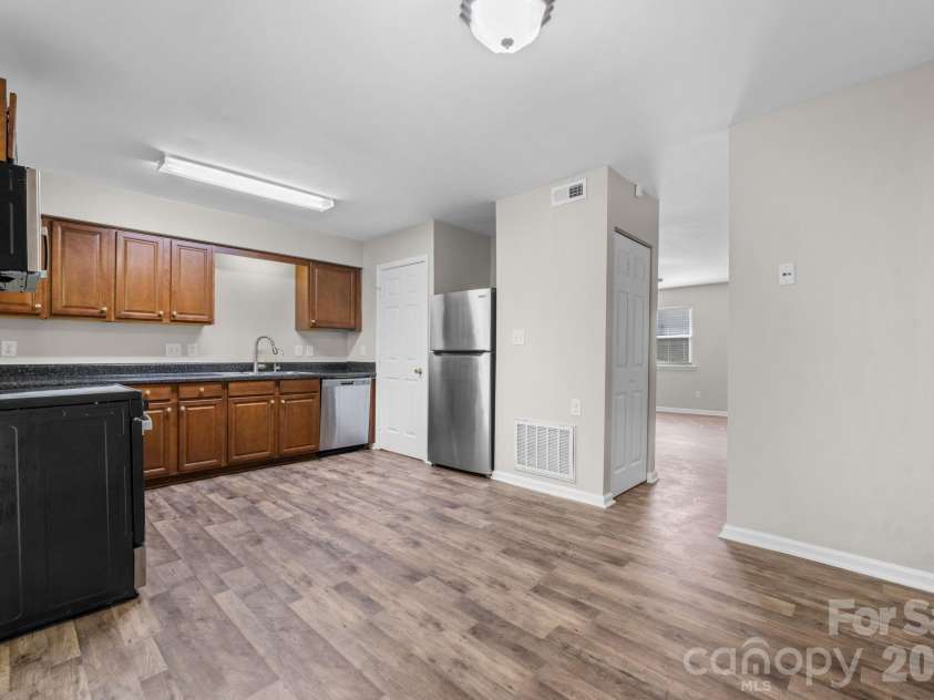 9149 Spyglass Place, Charlotte, NC 28214.  MLS# CAR4416583, YatesRealty ID 45976. 