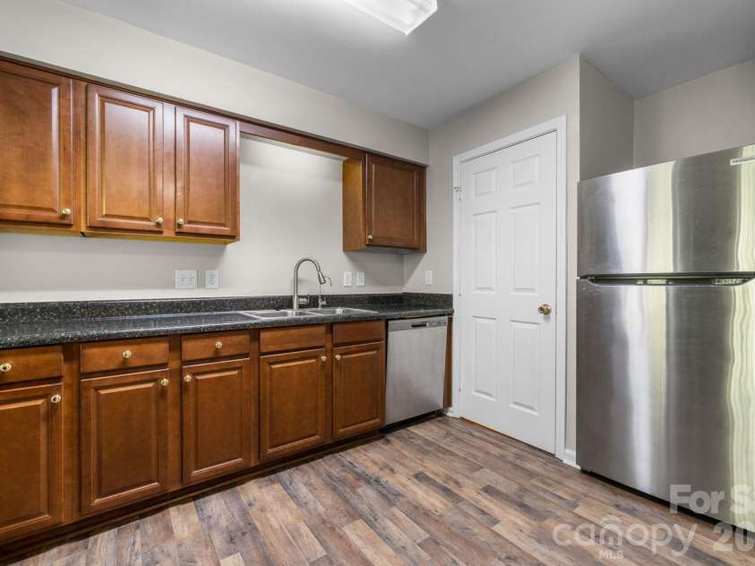 9149 Spyglass Place, Charlotte, NC 28214.  MLS# CAR4416583, YatesRealty ID 45976. 