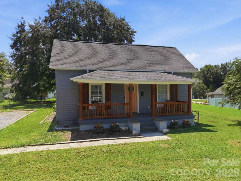 105 Park Street, Clover, SC 29710.  MLS# CAR4411553, YatesRealty ID 45977. 