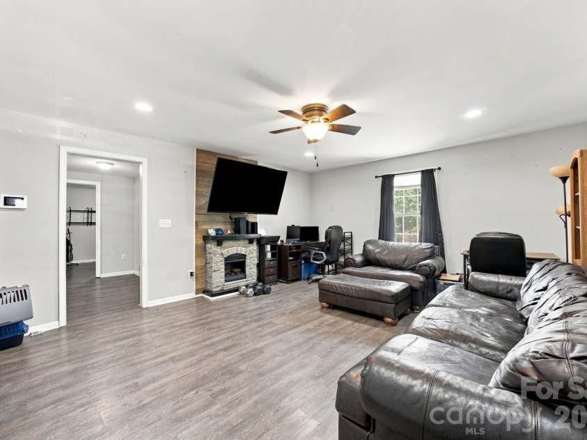 105 Park Street, Clover, SC 29710.  MLS# CAR4411553, YatesRealty ID 45977. 