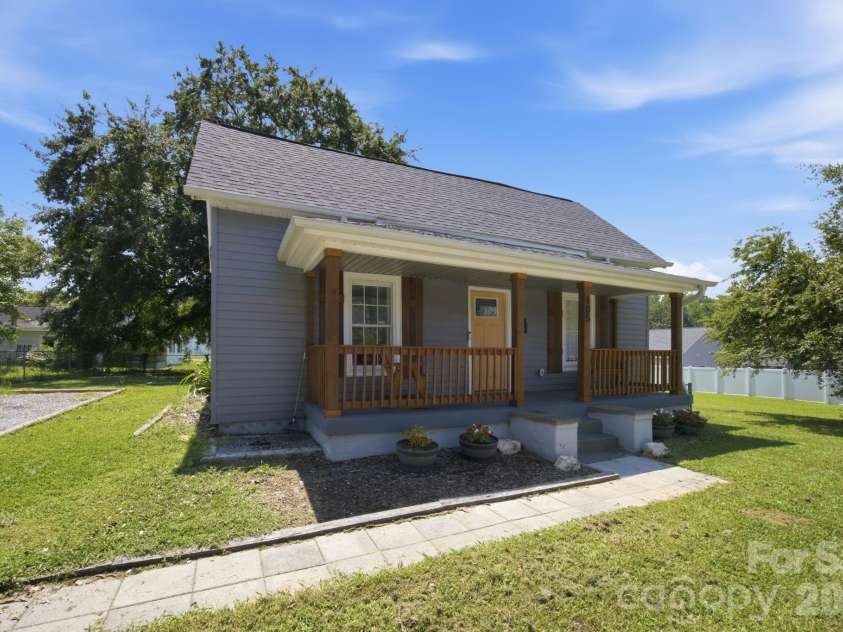 105 Park Street, Clover, SC 29710.  MLS# CAR4411553, YatesRealty ID 45977. 