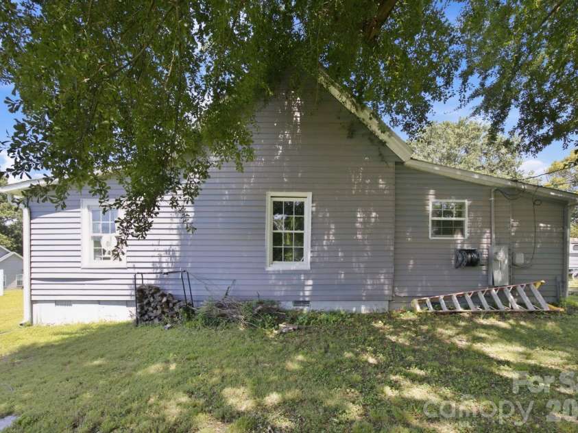 105 Park Street, Clover, SC 29710.  MLS# CAR4411553, YatesRealty ID 45977. 