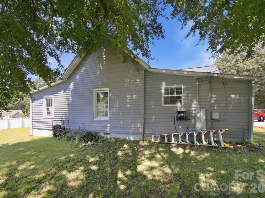 105 Park Street, Clover, SC 29710.  MLS# CAR4411553, YatesRealty ID 45977. 