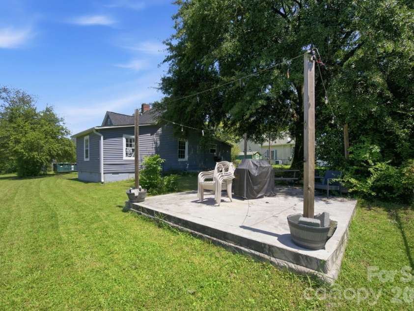 105 Park Street, Clover, SC 29710.  MLS# CAR4411553, YatesRealty ID 45977. 
