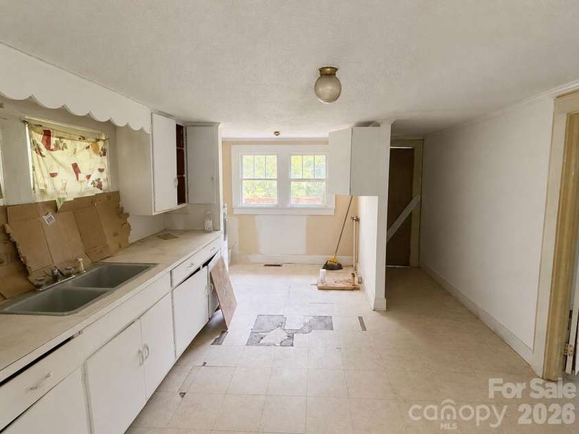 318 Love Street, Albemarle, NC 28001.  MLS# CAR4416954, YatesRealty ID 45978. 