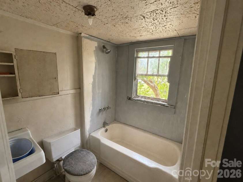 318 Love Street, Albemarle, NC 28001.  MLS# CAR4416954, YatesRealty ID 45978. 