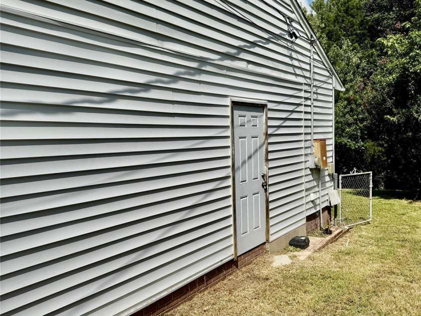 938 Summer Drive, Gastonia, NC 28052.  MLS# CAR4416993, YatesRealty ID 45979. 